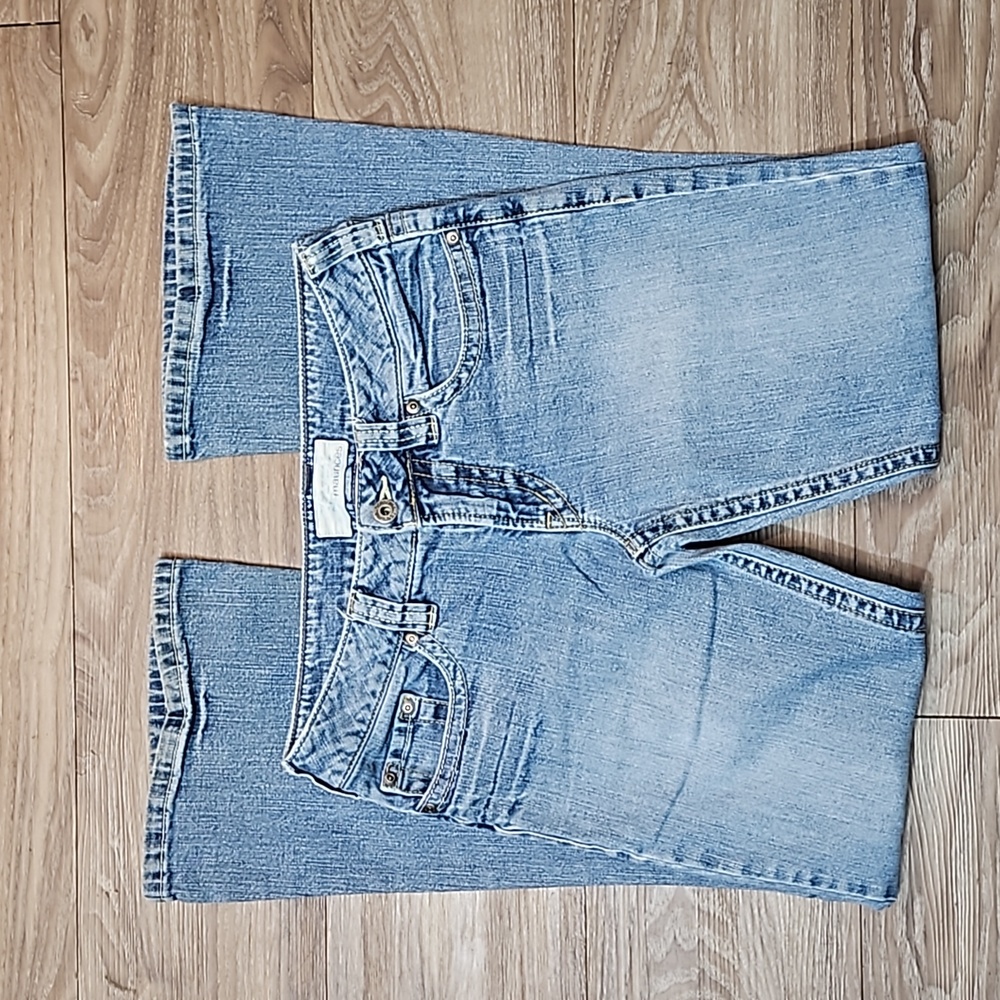 Maurices Jacie Flare Denim Distressed Blue Jeans Women's Juniors 1/2 Short